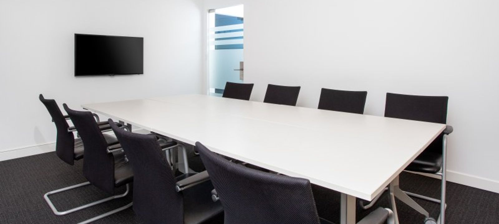 15 Piata Charles De Gaulle, Bucharest - Image 1