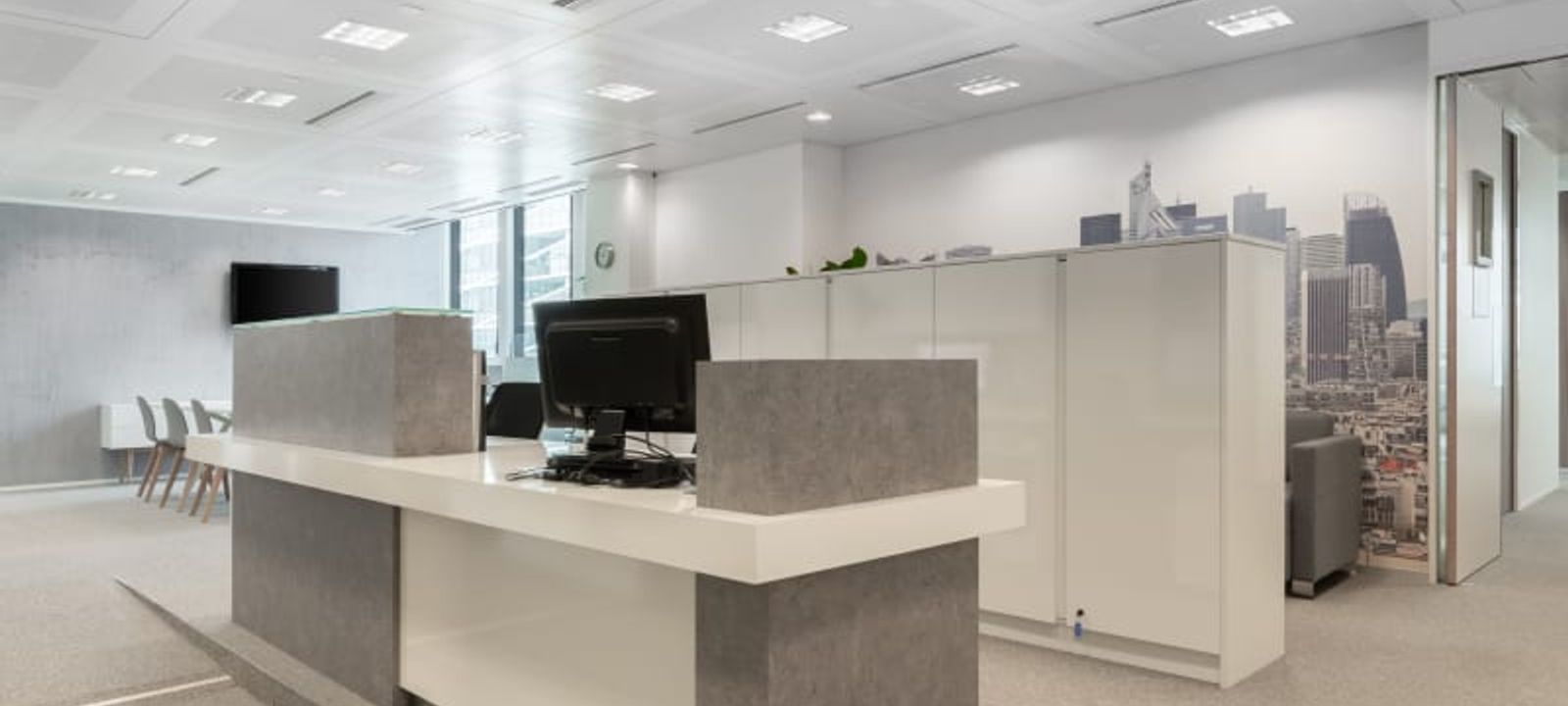 16 Place De L'iris, Courbevoie - Image 1