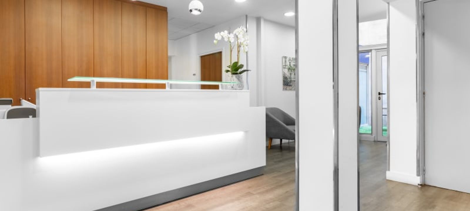 57 Rue D'amsterdam, Paris - Image 1