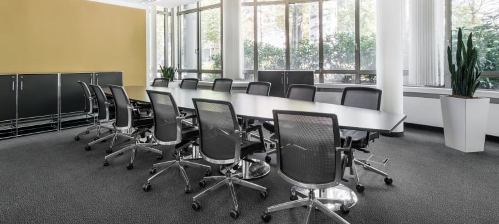 17-19 Bockenheimer Landstrasse, Frankfurt Am Main - Image 1