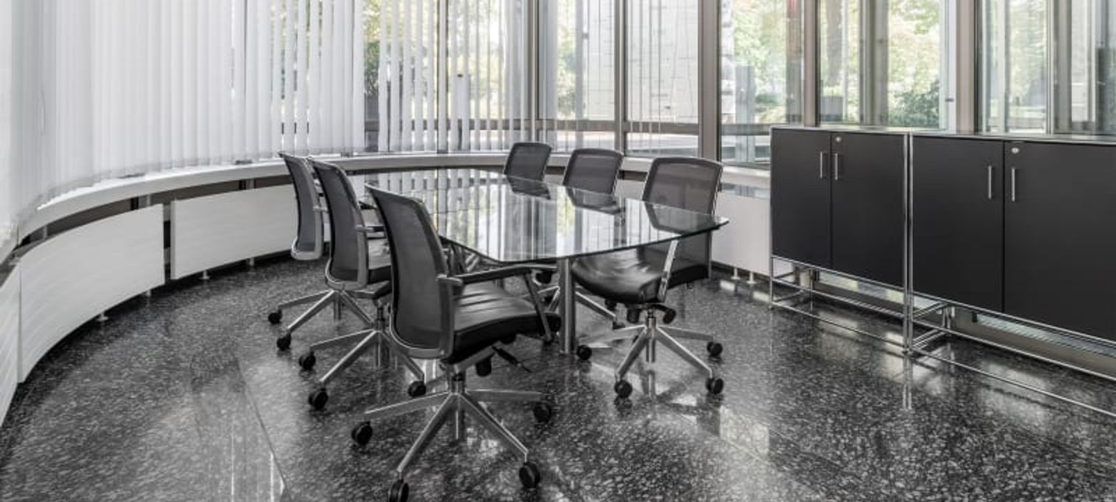 17-19 Bockenheimer Landstrasse, Frankfurt Am Main - Image 1