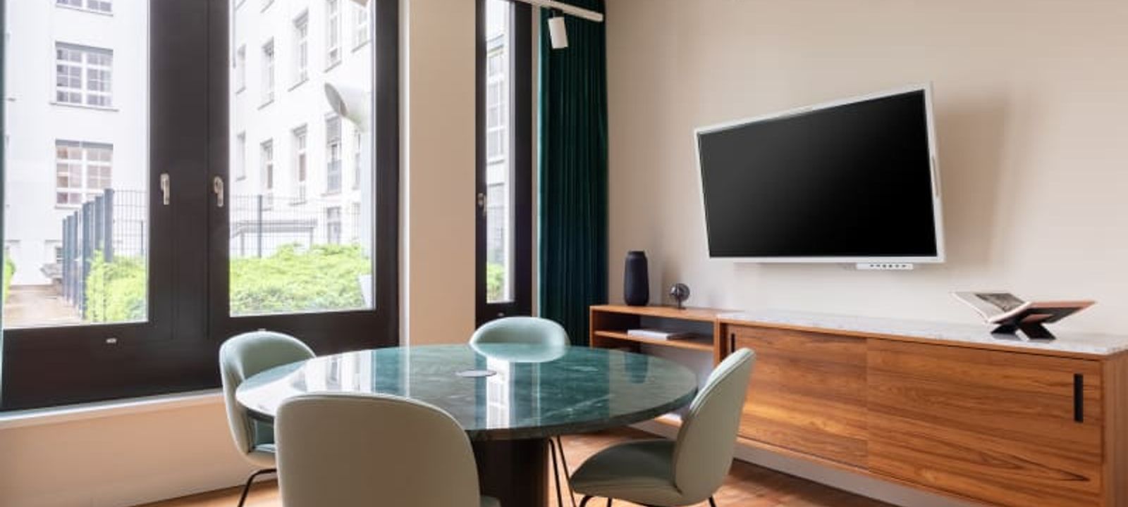 62/63 Knesebeckstr, Berlin - Image 1