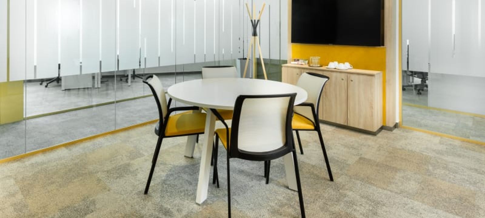 Balatoni Ut 2-a, Budapest - Image 1