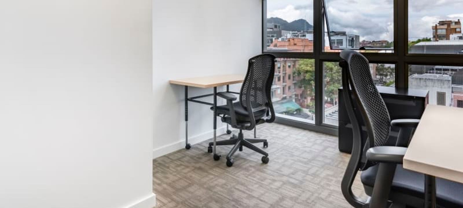 Building Qbo Parque 93 Street 93a Number 13-24 Localidad De Chapinero, Bogota - Image 1