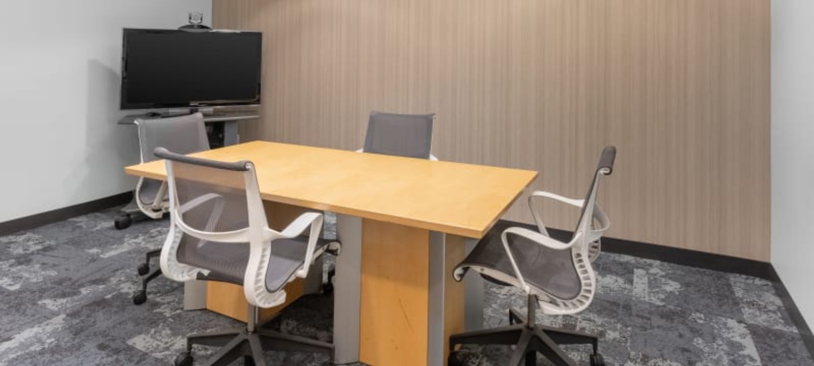 500 W Office Center Dr, Fort Washington - Image 1