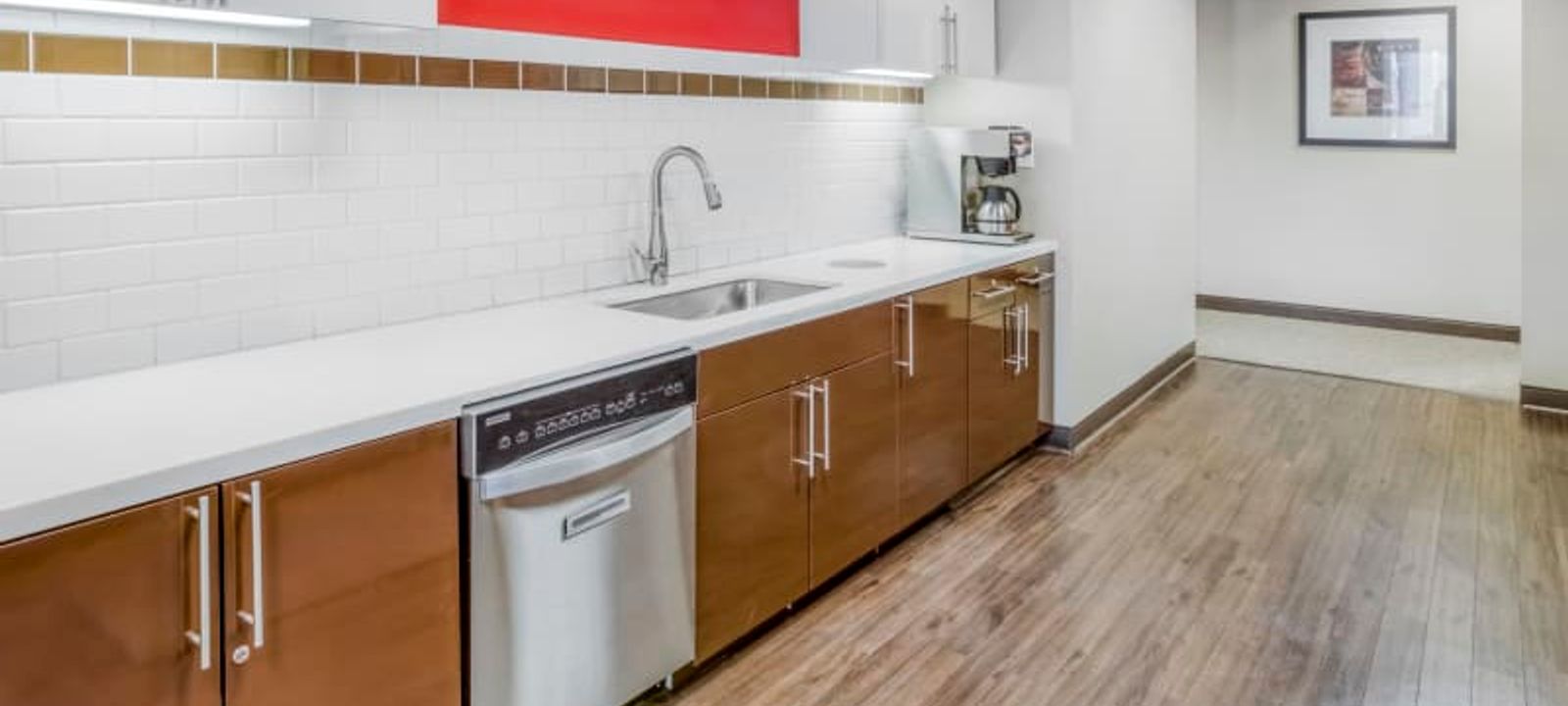 Hub Tower Center - Image 1