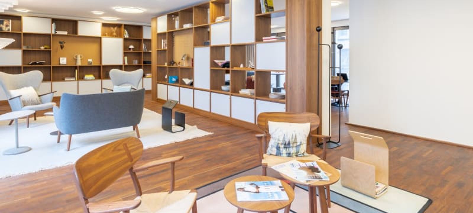 3 Breite Strasse, Dusseldorf - Image 1