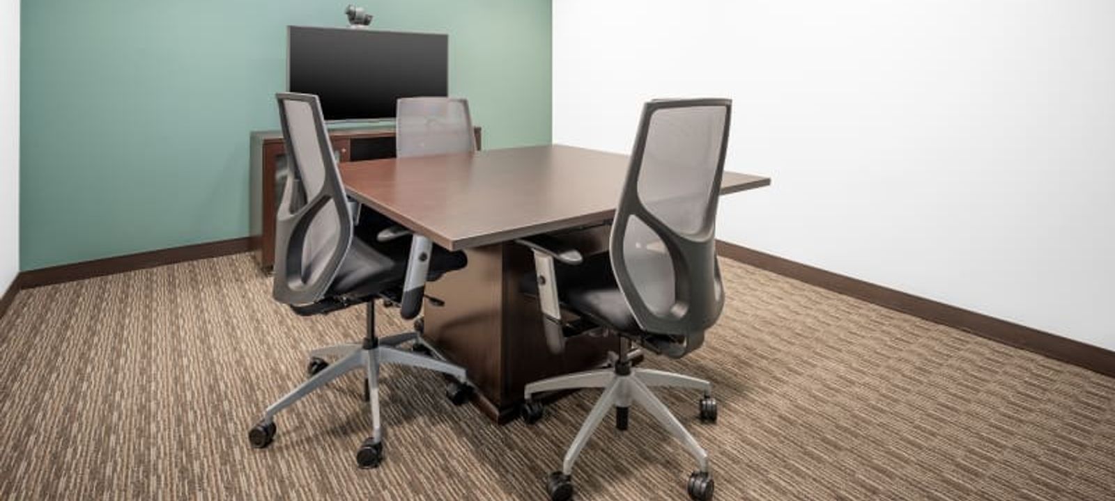 5680 King Centre Dr, Alexandria - Image 1