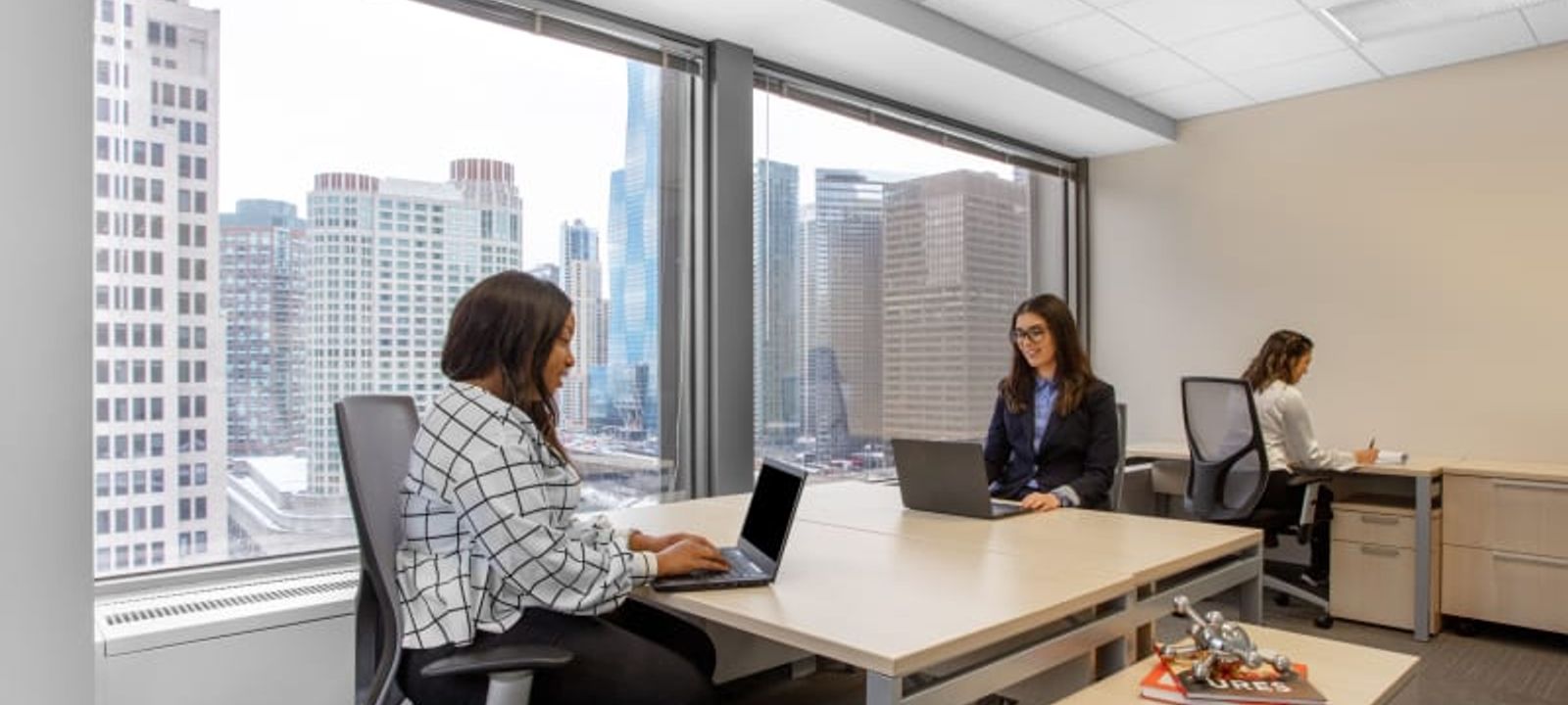 401 North Michigan Avenue, Chicago - Image 1