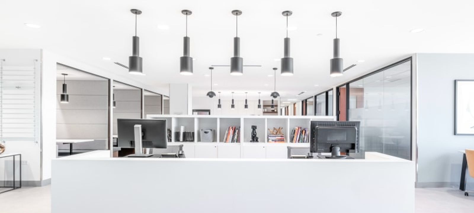 5600 N River Rd, Rosemont - Image 1