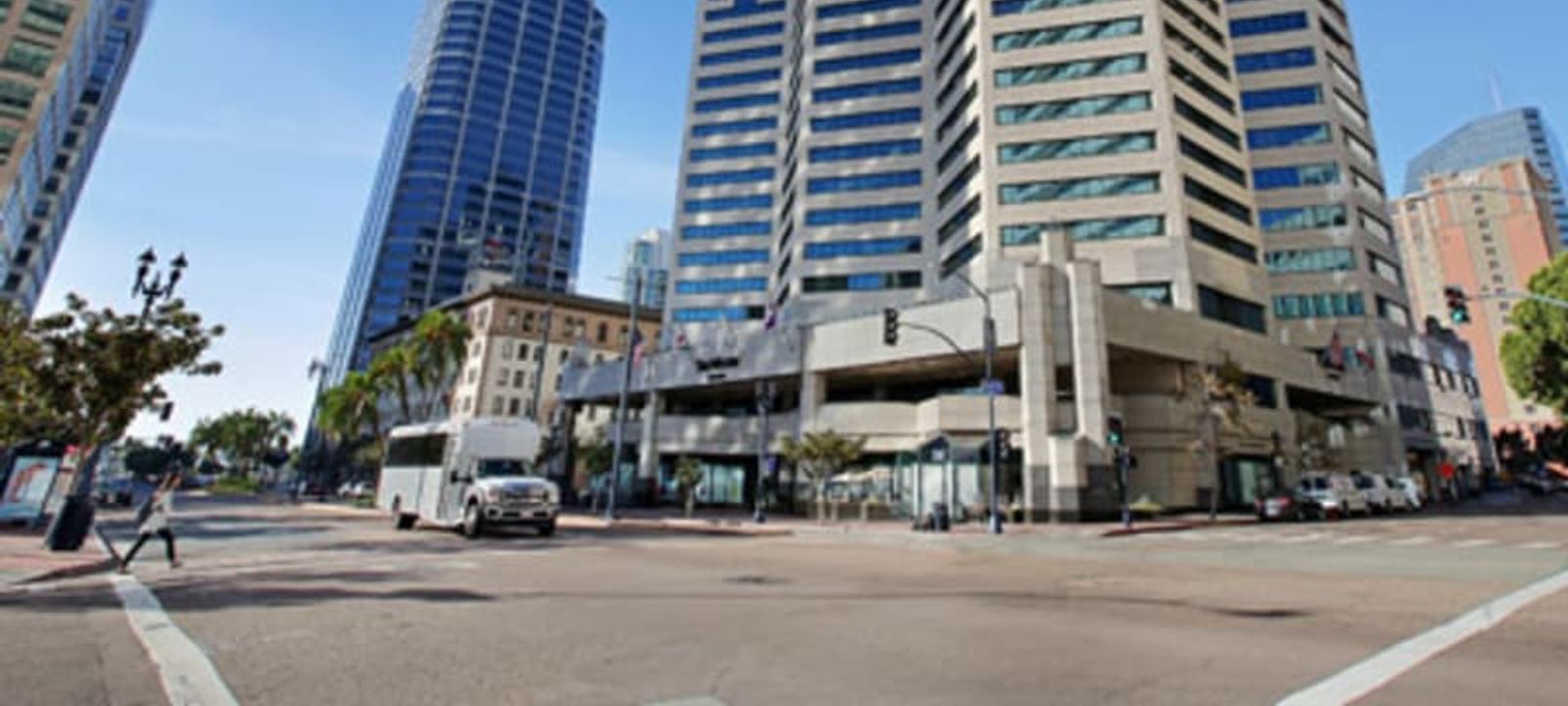 Emerald Plaza - Image 1