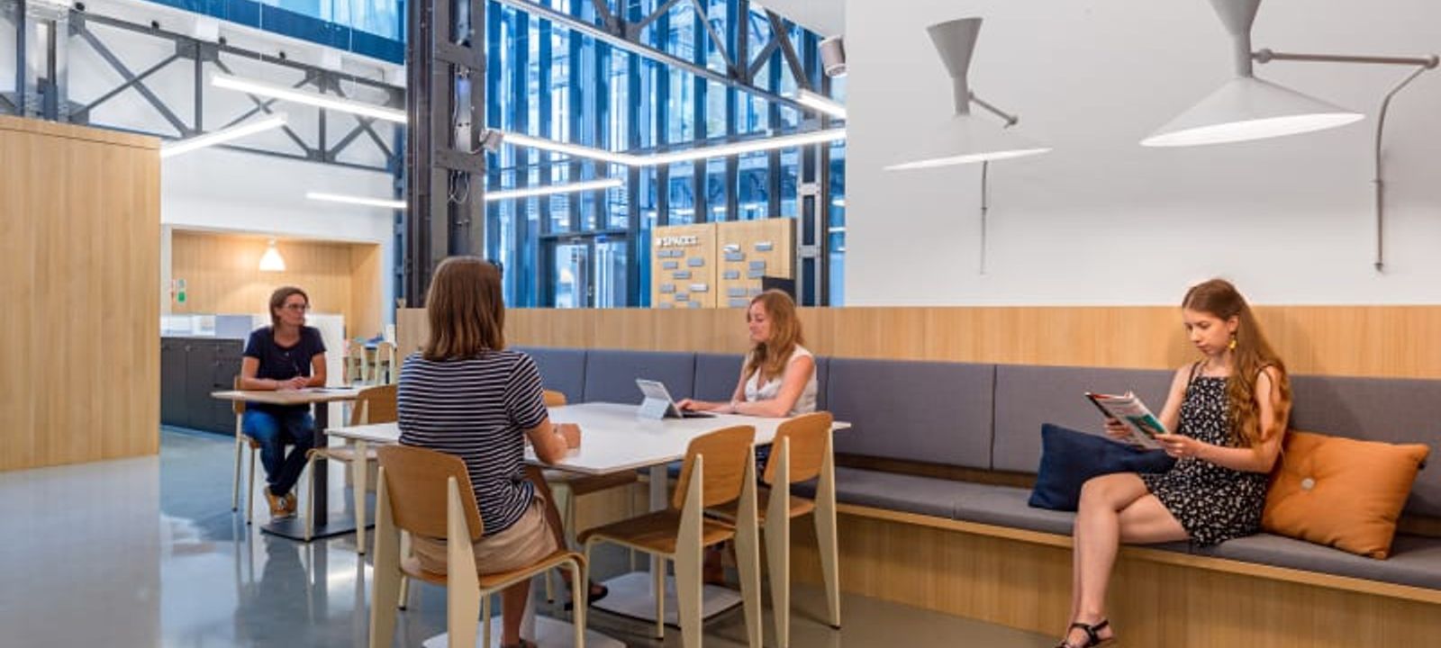 Vaci Ut 47 E, Budapest - Image 1