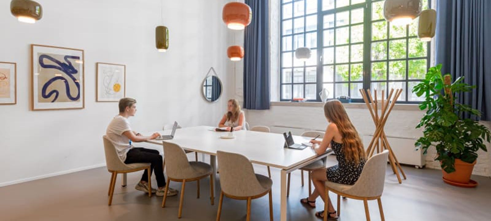 Vaci Ut 47 E, Budapest - Image 1