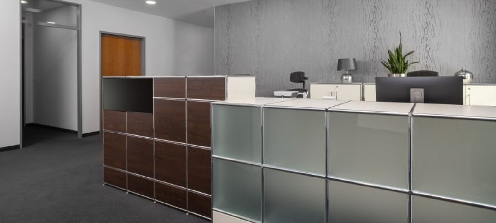 3 Neuer Zollhof, Dusseldorf - Image 1