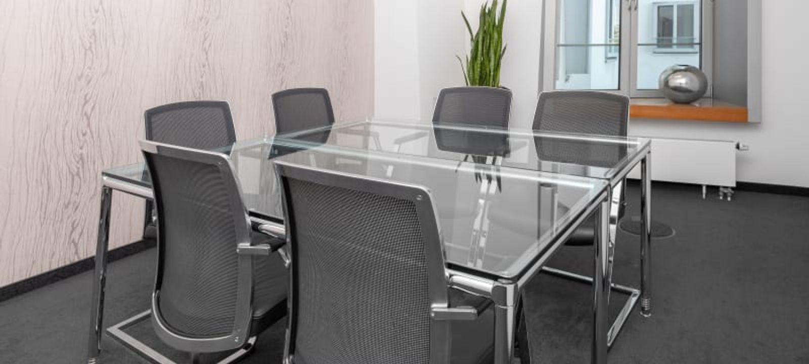 3 Neuer Zollhof, Dusseldorf - Image 1