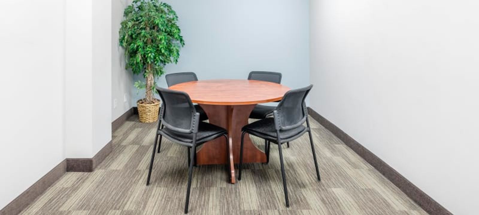 1816 Crowchild Trail Nw, Calgary - Image 1