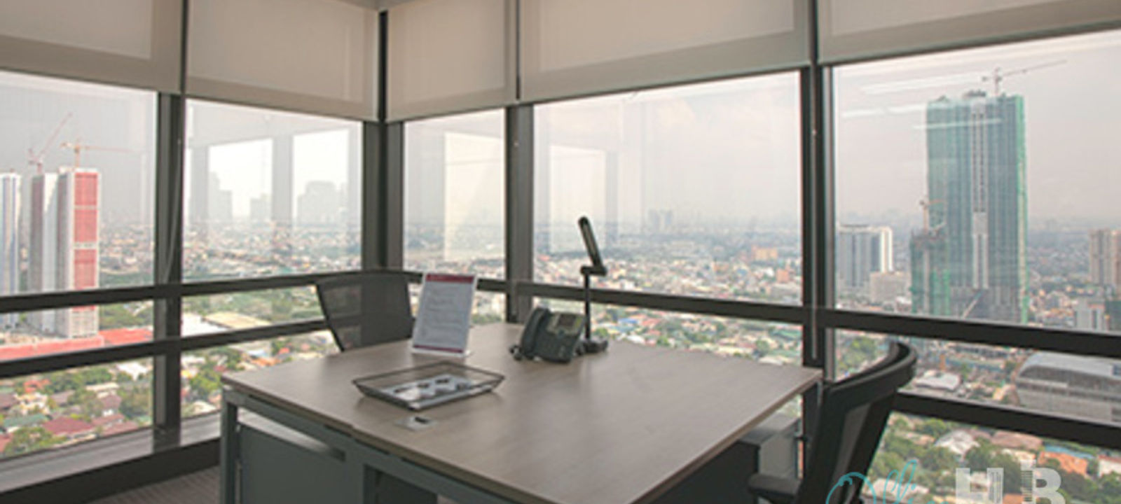 32 Street Corner 9th Avenue, Bonifacio Global City - Image 1