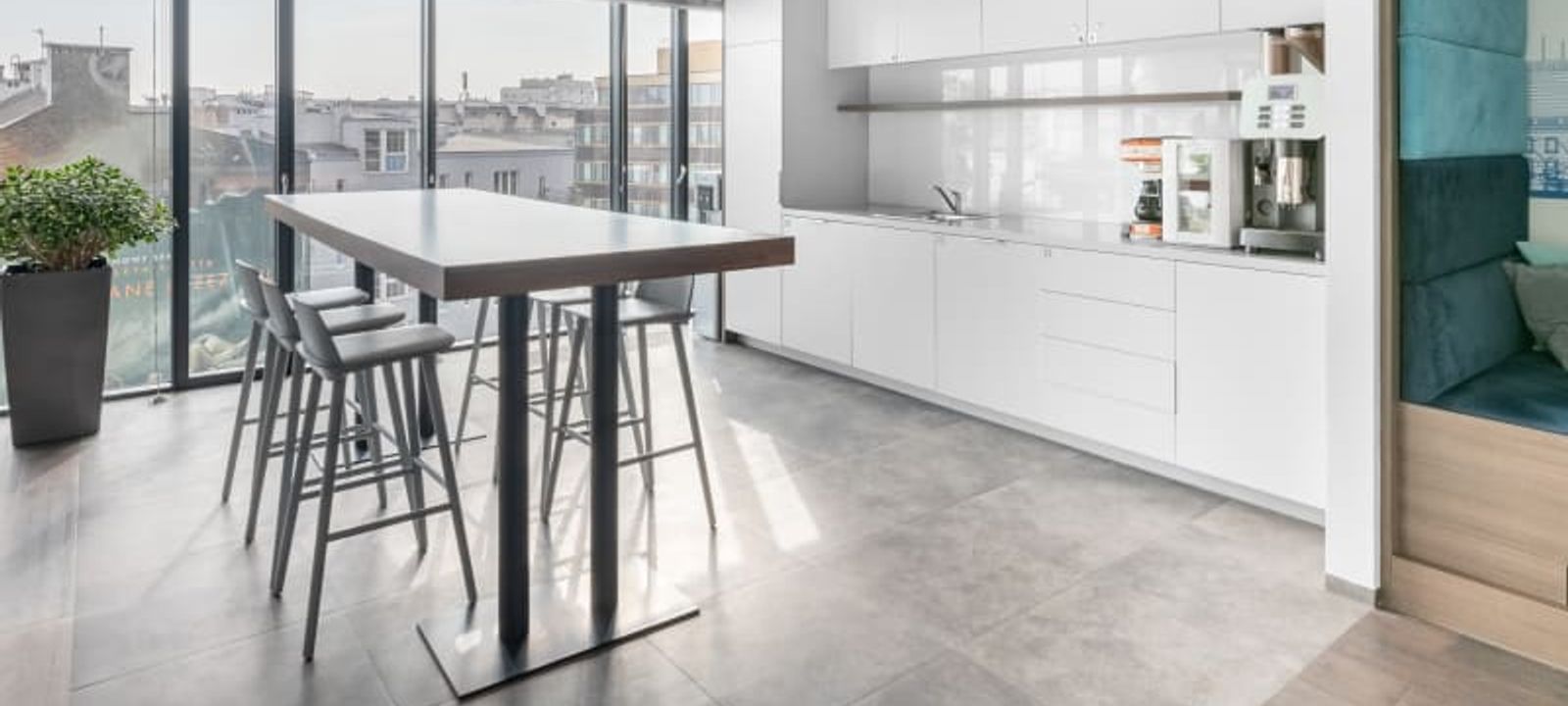 3A Warynskiego Street Polna Corner, Warsaw - Image 1