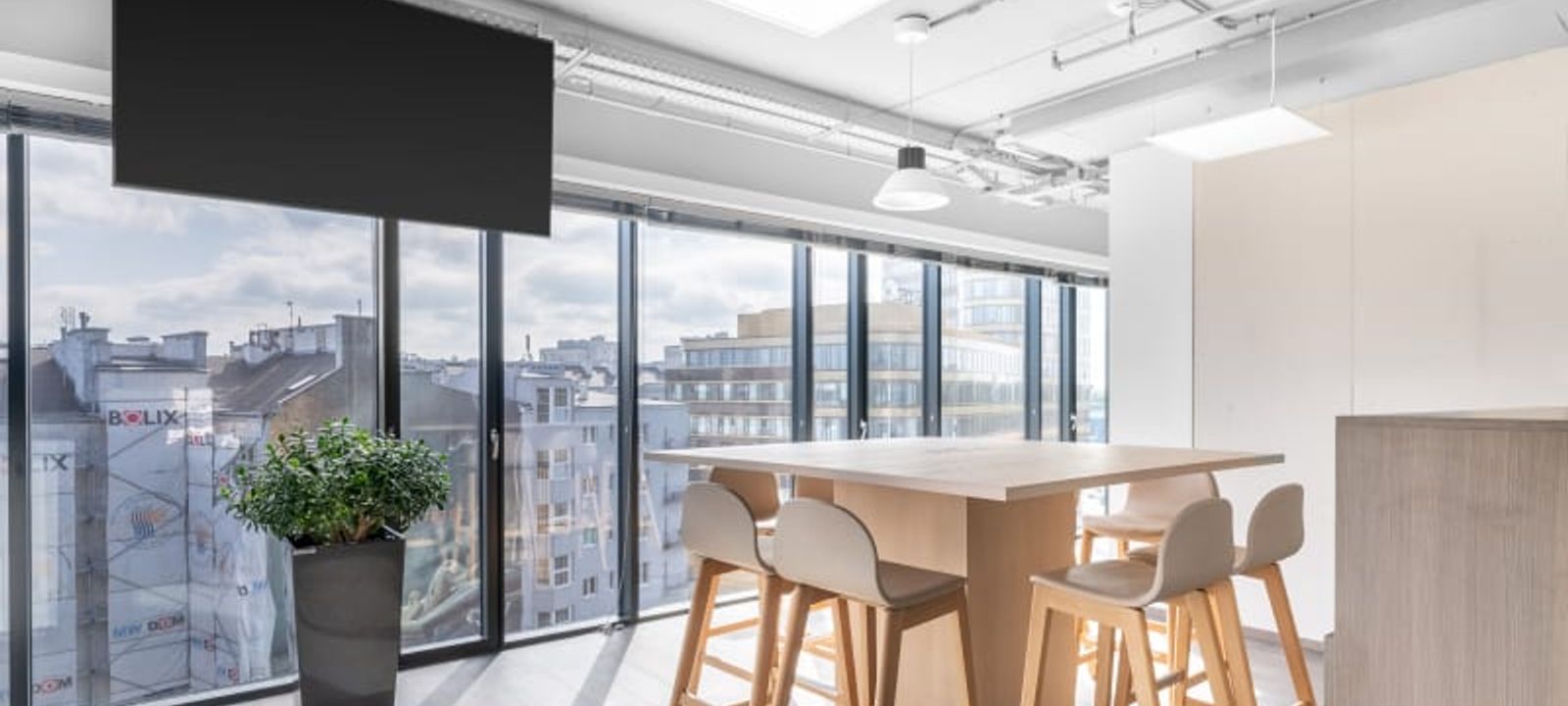 3A Warynskiego Street Polna Corner, Warsaw - Image 1