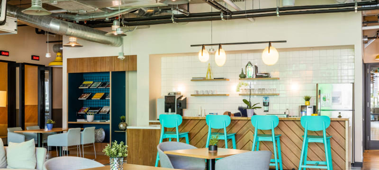 925 North La Brea Ave, Los Angeles - Image 1