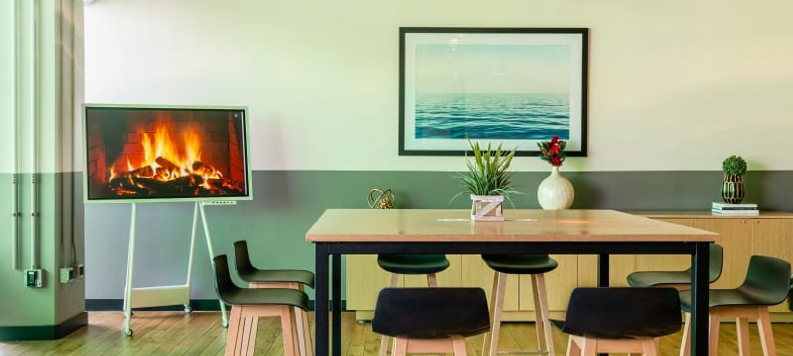 925 North La Brea Ave, Los Angeles - Image 1