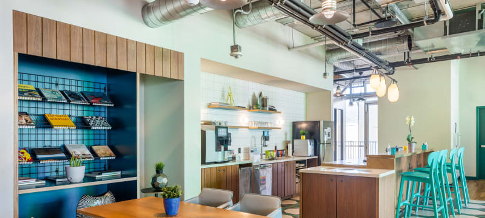 925 North La Brea Ave, Los Angeles - Image 1