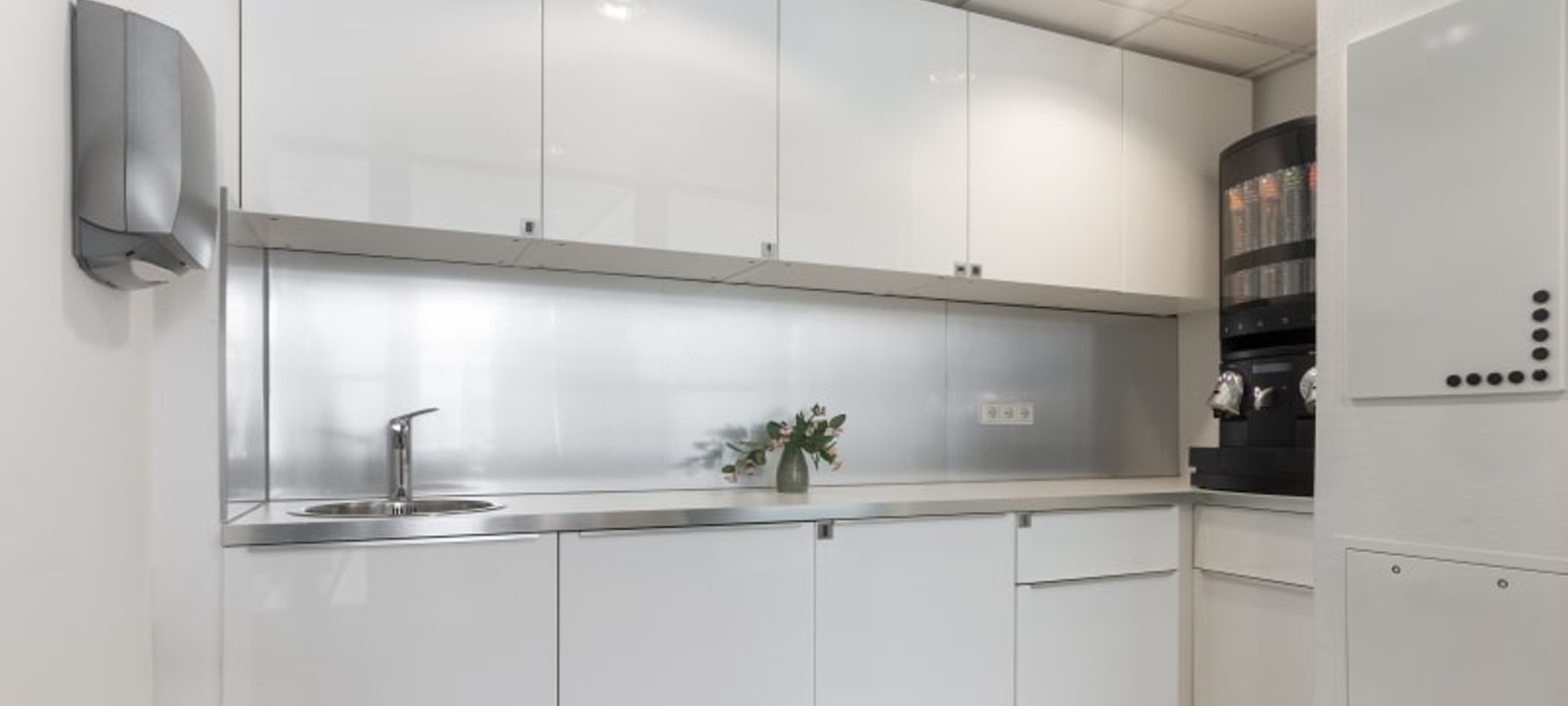 43 Avenue John F Kennedy, Kirchberg - Image 1