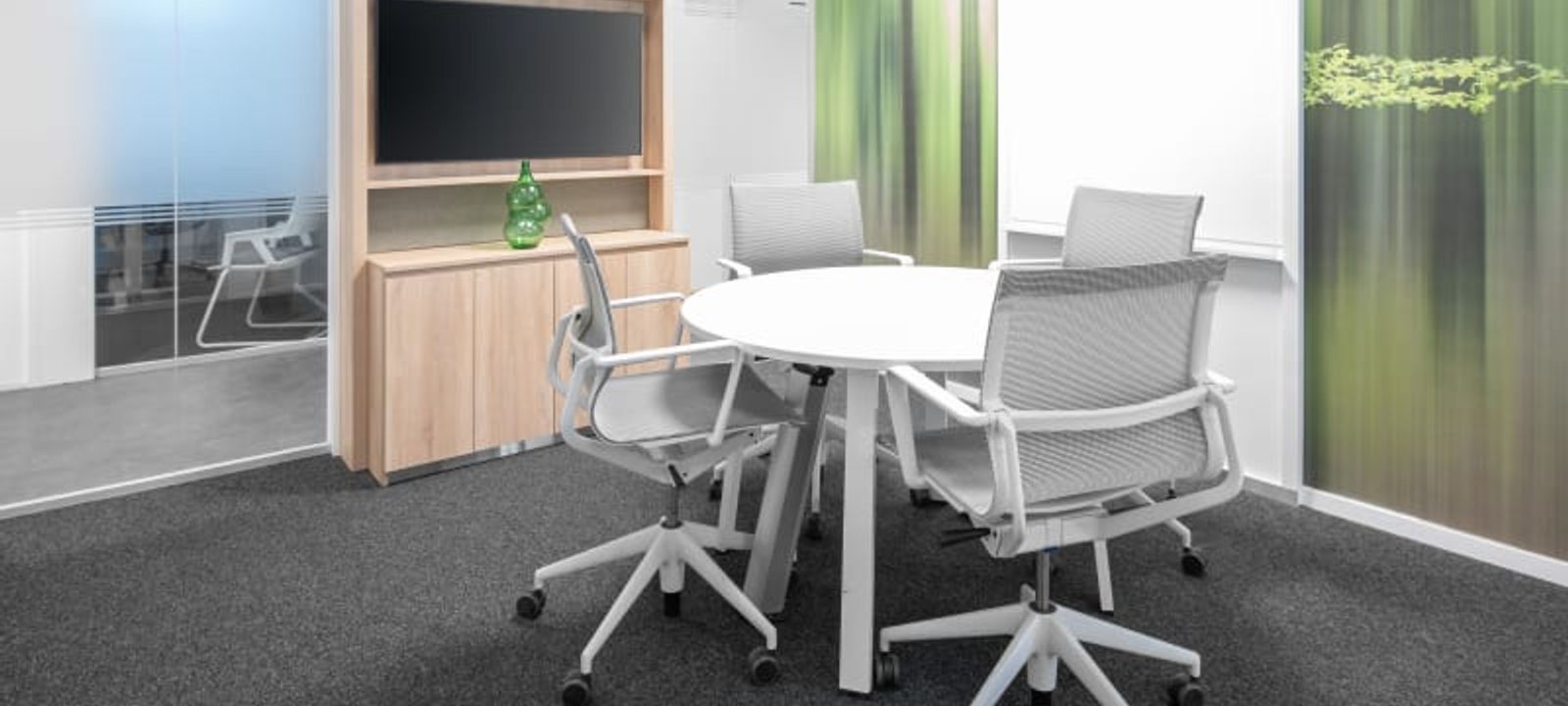 34 Gustav Iii:s  Boulevard, Solna - Image 1