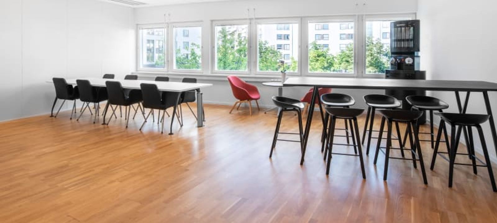 34 Gustav Iii:s  Boulevard, Solna - Image 1