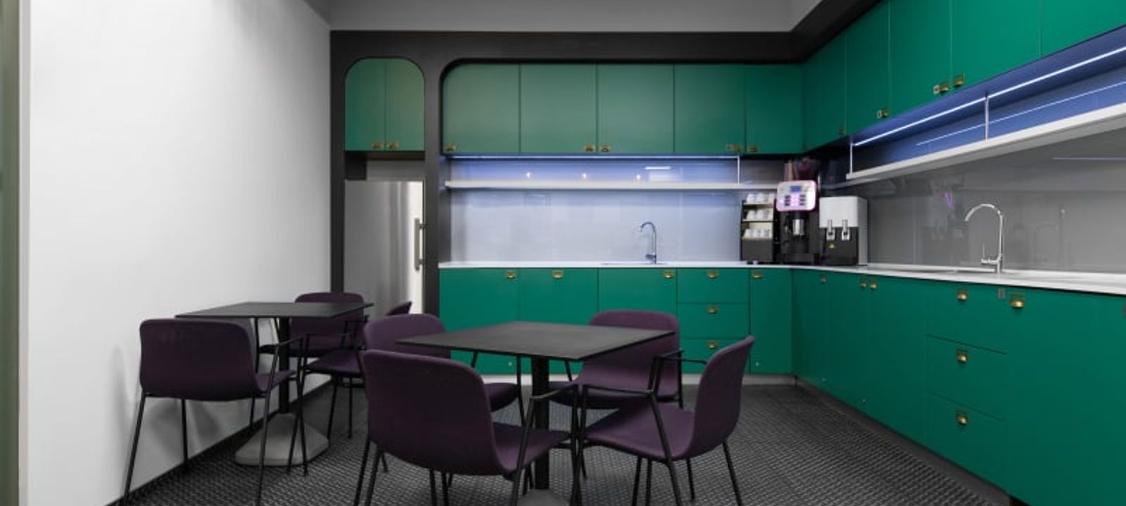 Ul Solec 18/20, Warsaw - Image 1