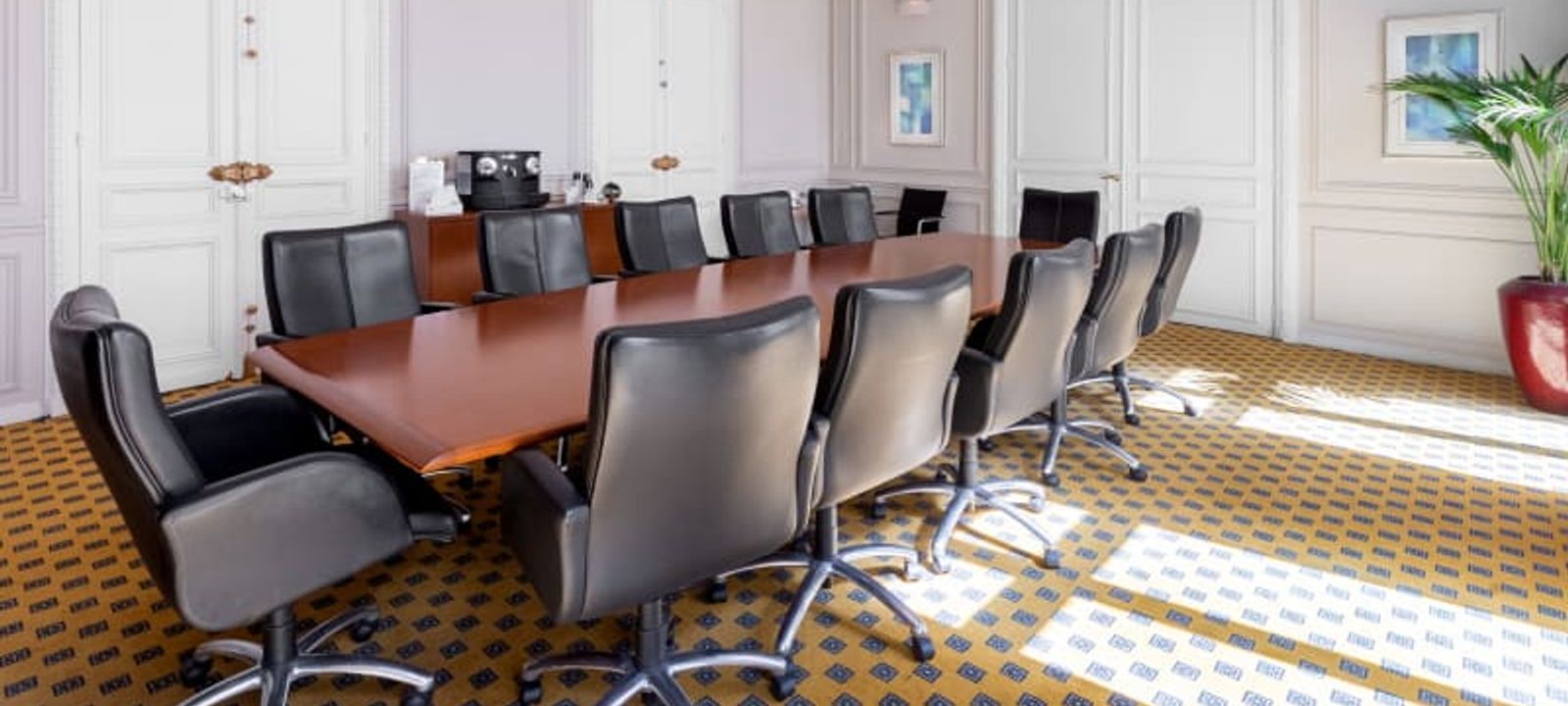 27-29 Rue De Bassano, Paris - Image 1