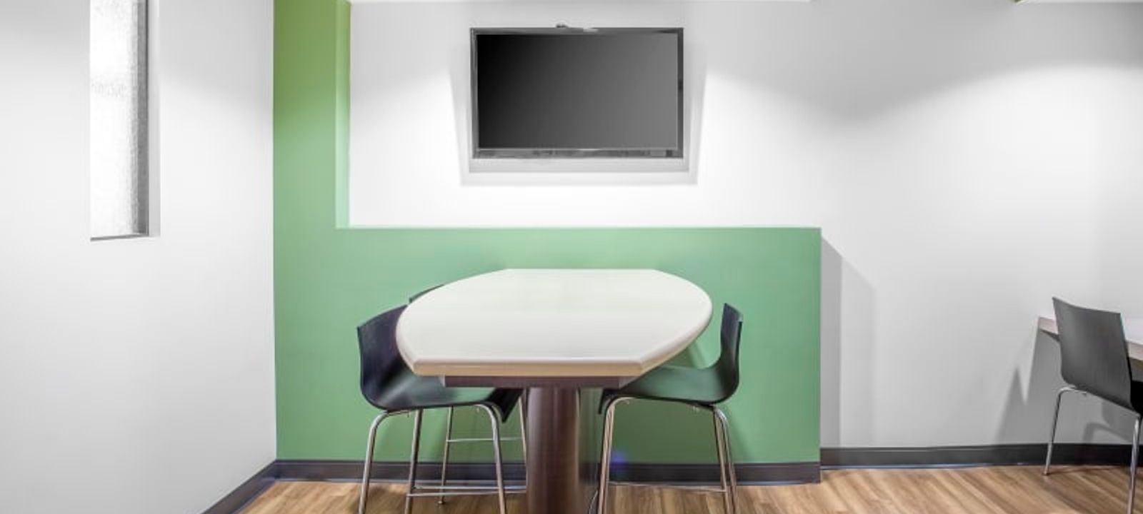 435 Nichols Road, Kansas City - Image 1