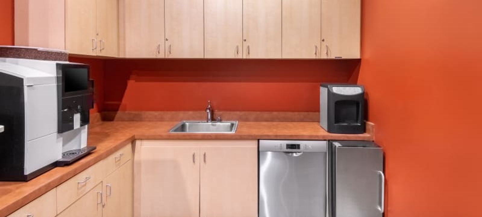 3200 Guasti Road 3200 Guasti Road, Ontario - Image 1