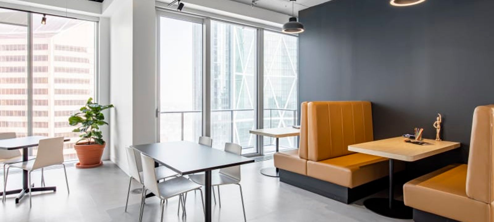 685 Centre Street Sw, Calgary - Image 1