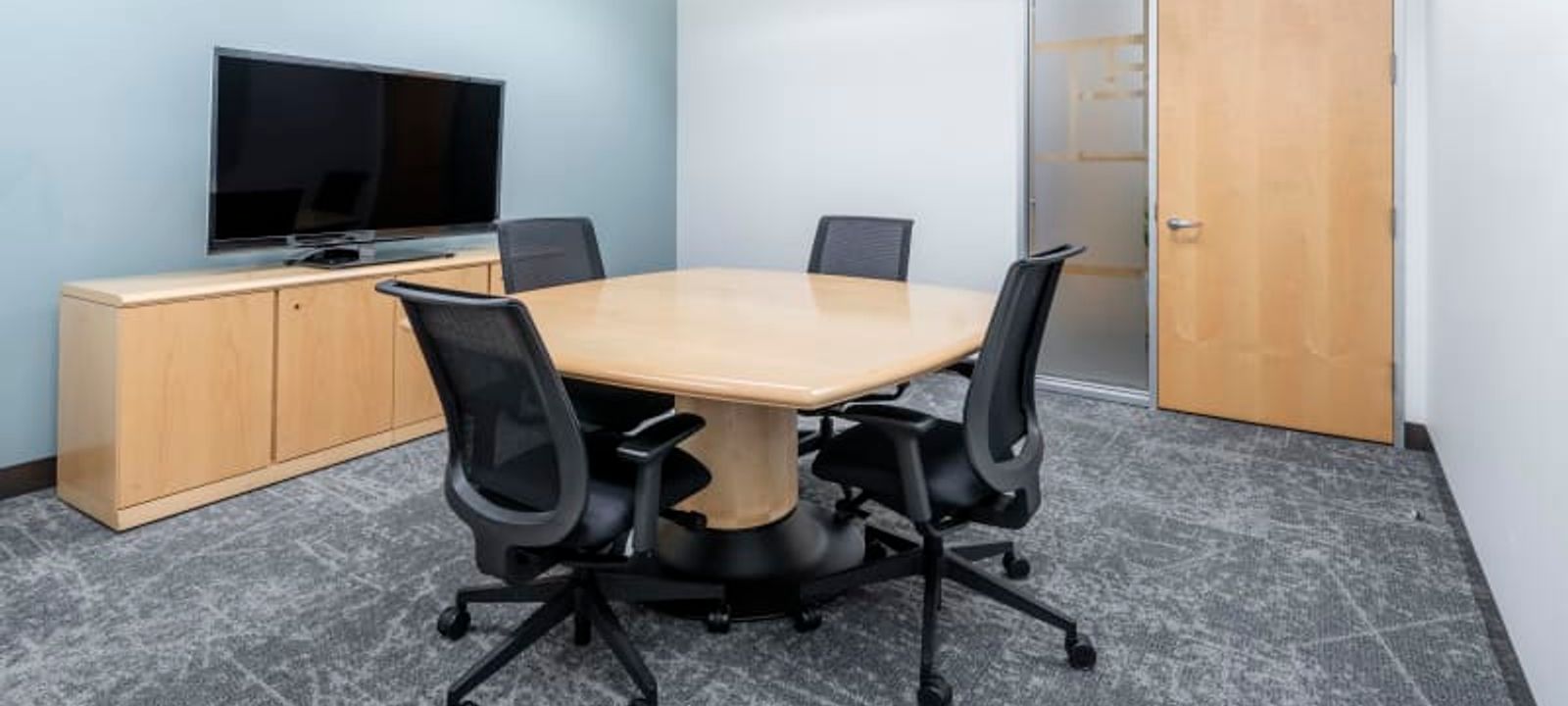 6303 Owensmouth Avenue, Los Angeles - Image 1