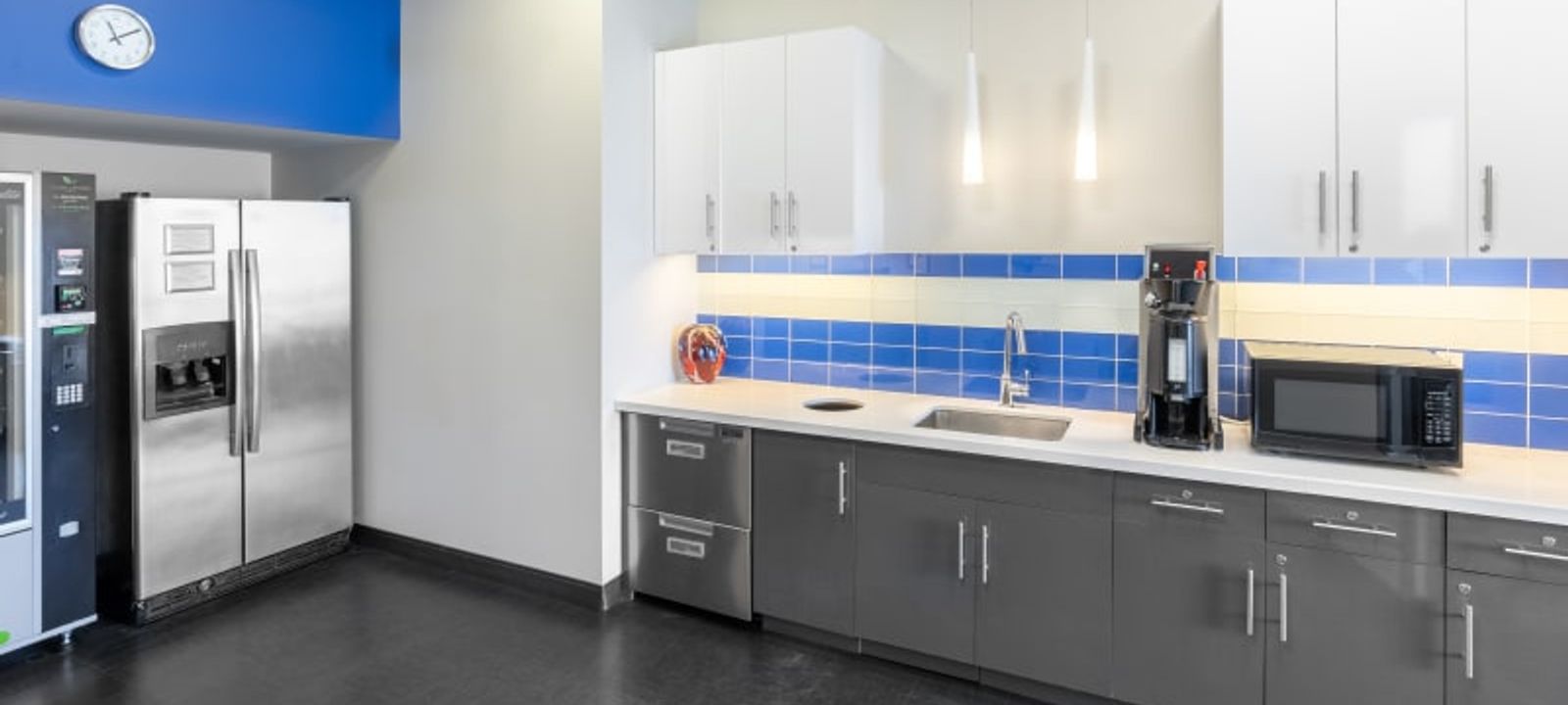 6500 Transcanada Chemin De Service S, Pointe-claire - Image 1