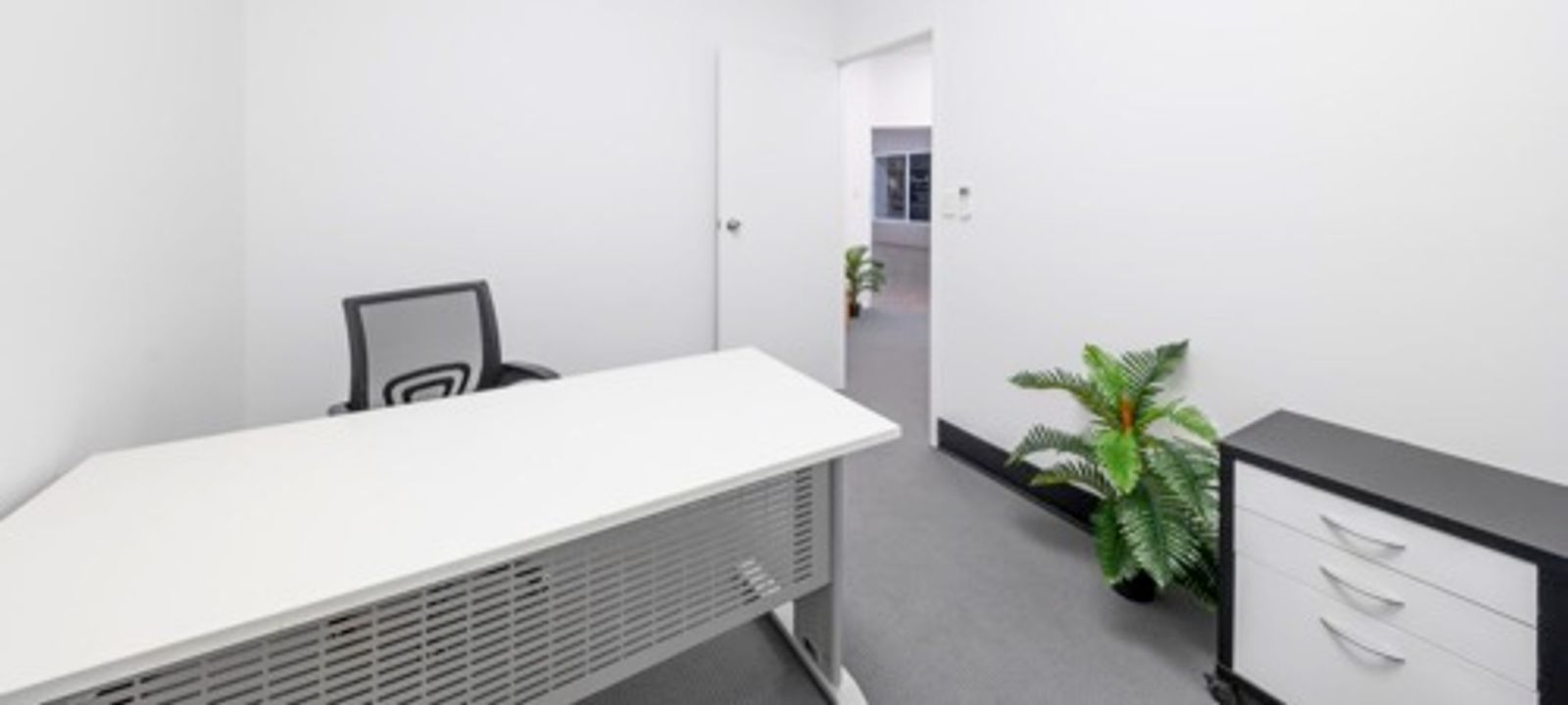 373 Chatswood Road, Shailer Park - Image 1