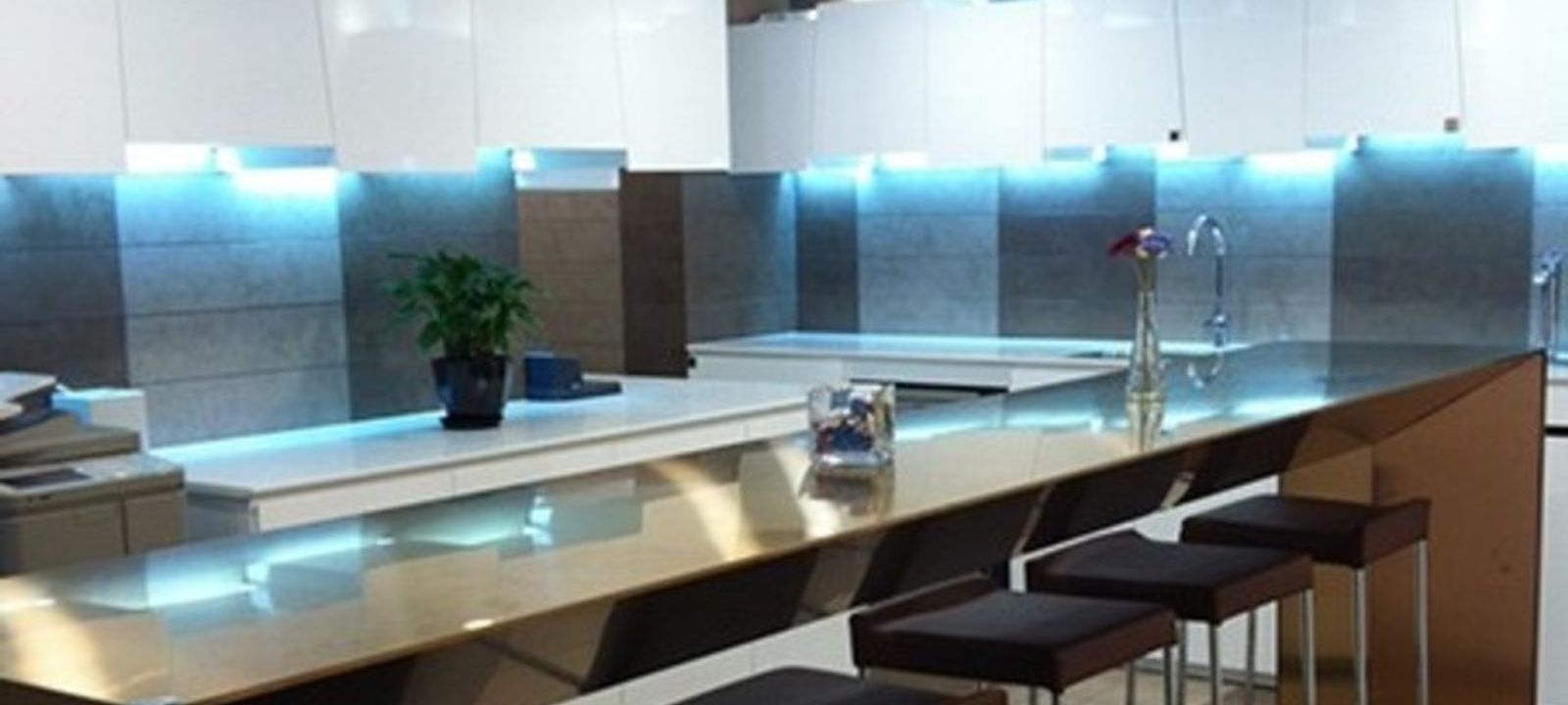 1376 Nanjing Road West, Jing’an District - Image 1