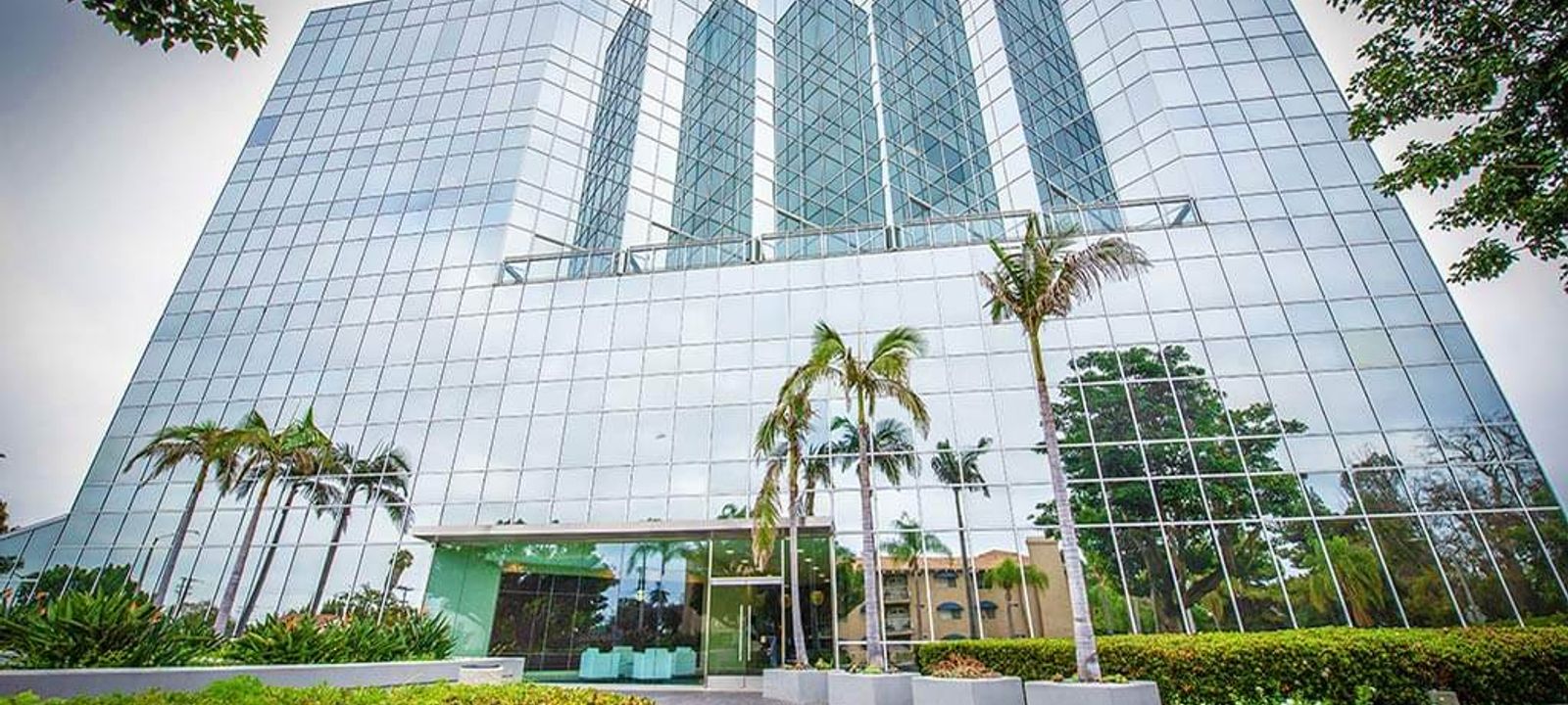 Park Tower - Image 1