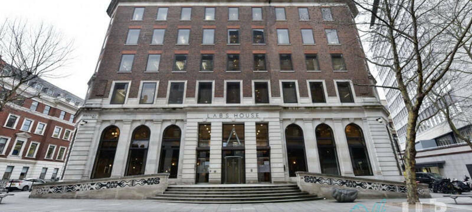 Labs House - Image 1