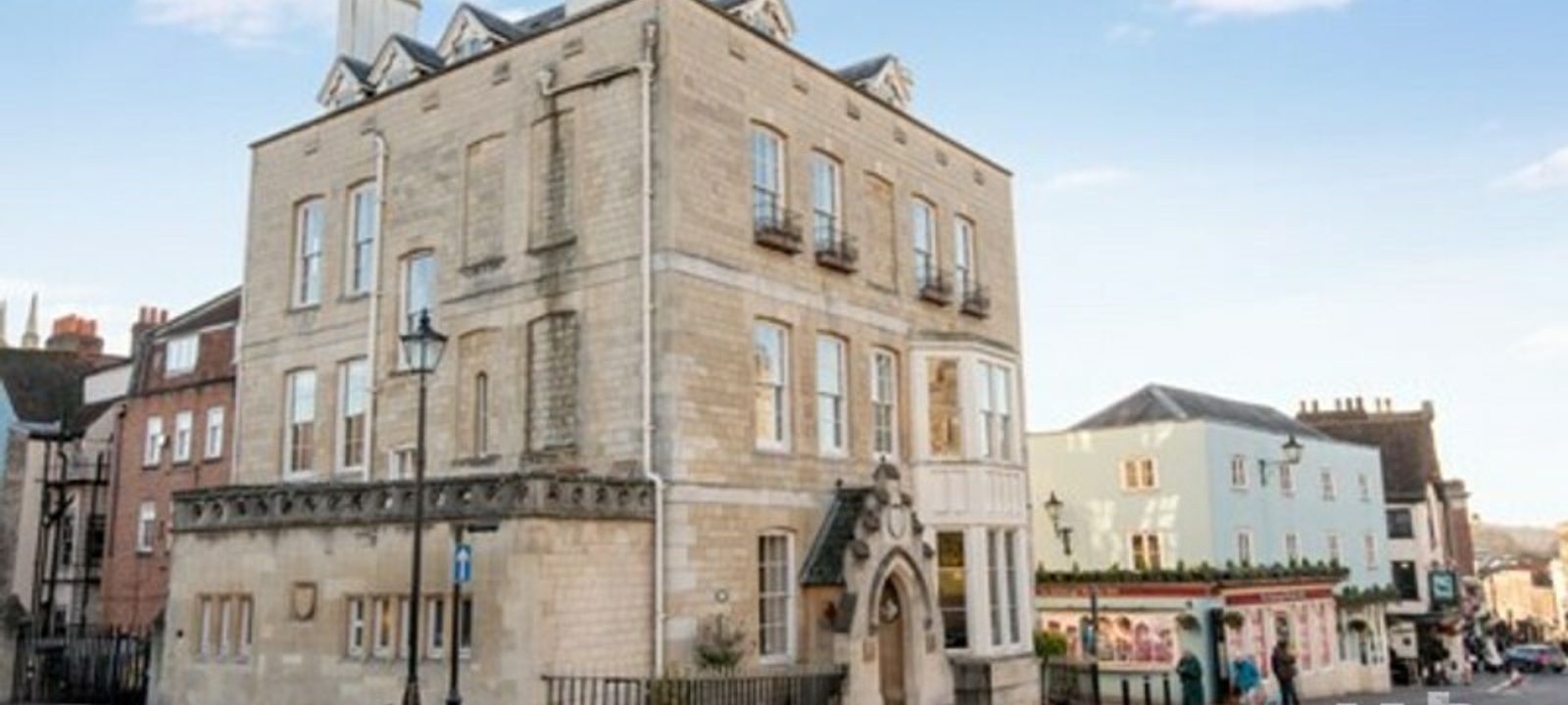 Castle Hill House - Image 1