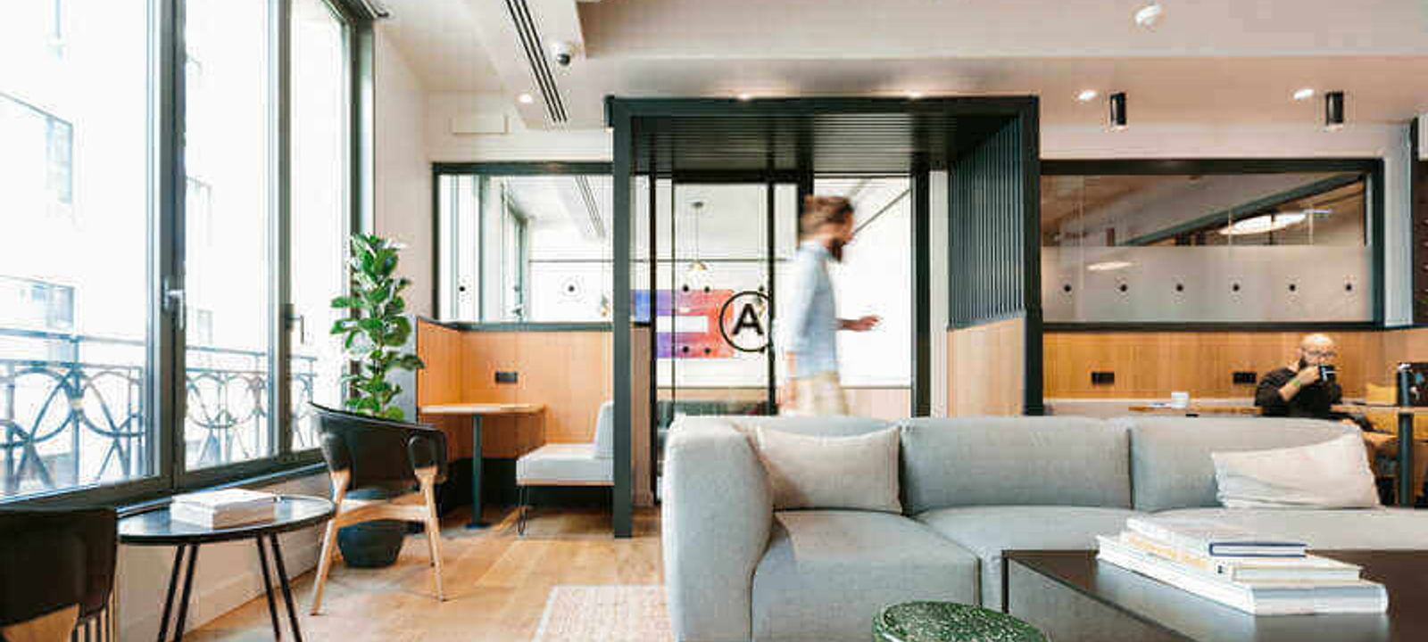 40 Rue Du Colisée, Paris - Image 1