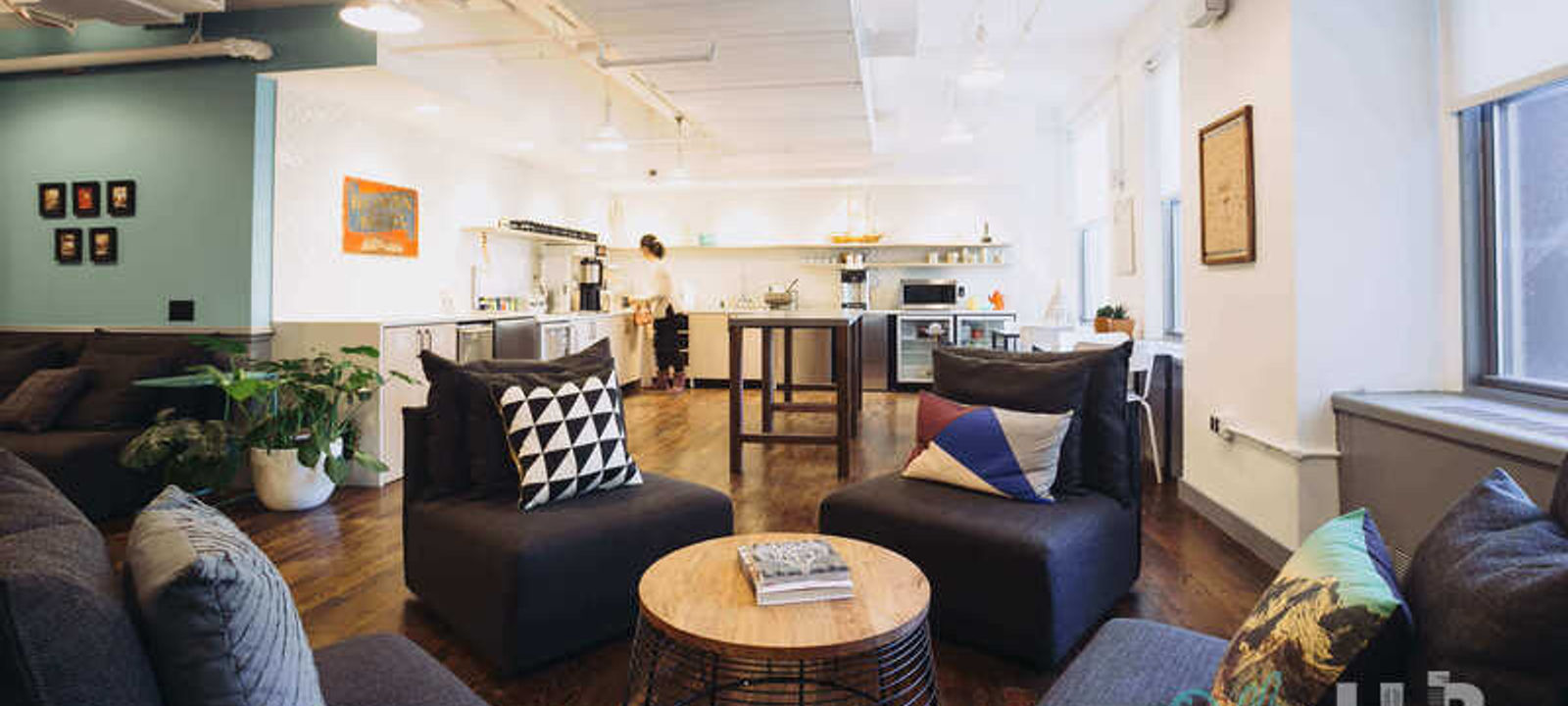 205 E 42nd St, New York - Image 1