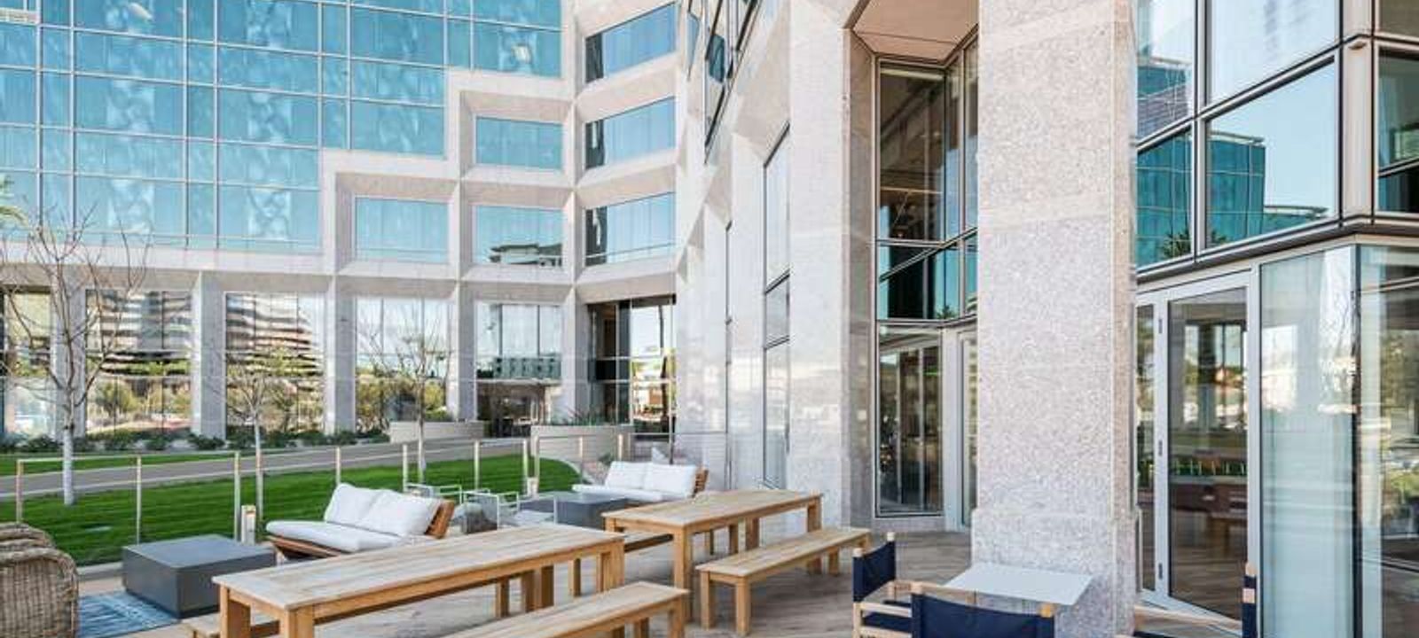 2425 East Camelback Road, Phoenix - Image 1