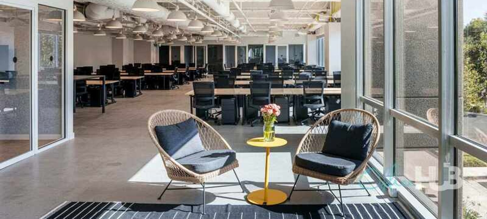 21255 Burbank Boulevard, Los Angeles - Image 1