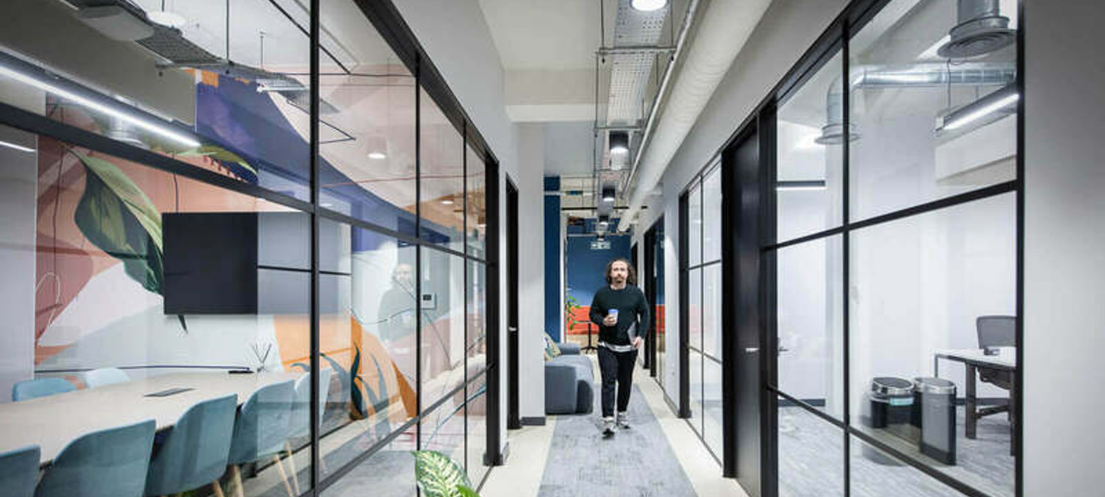 Runway East London Bridge - Image 1