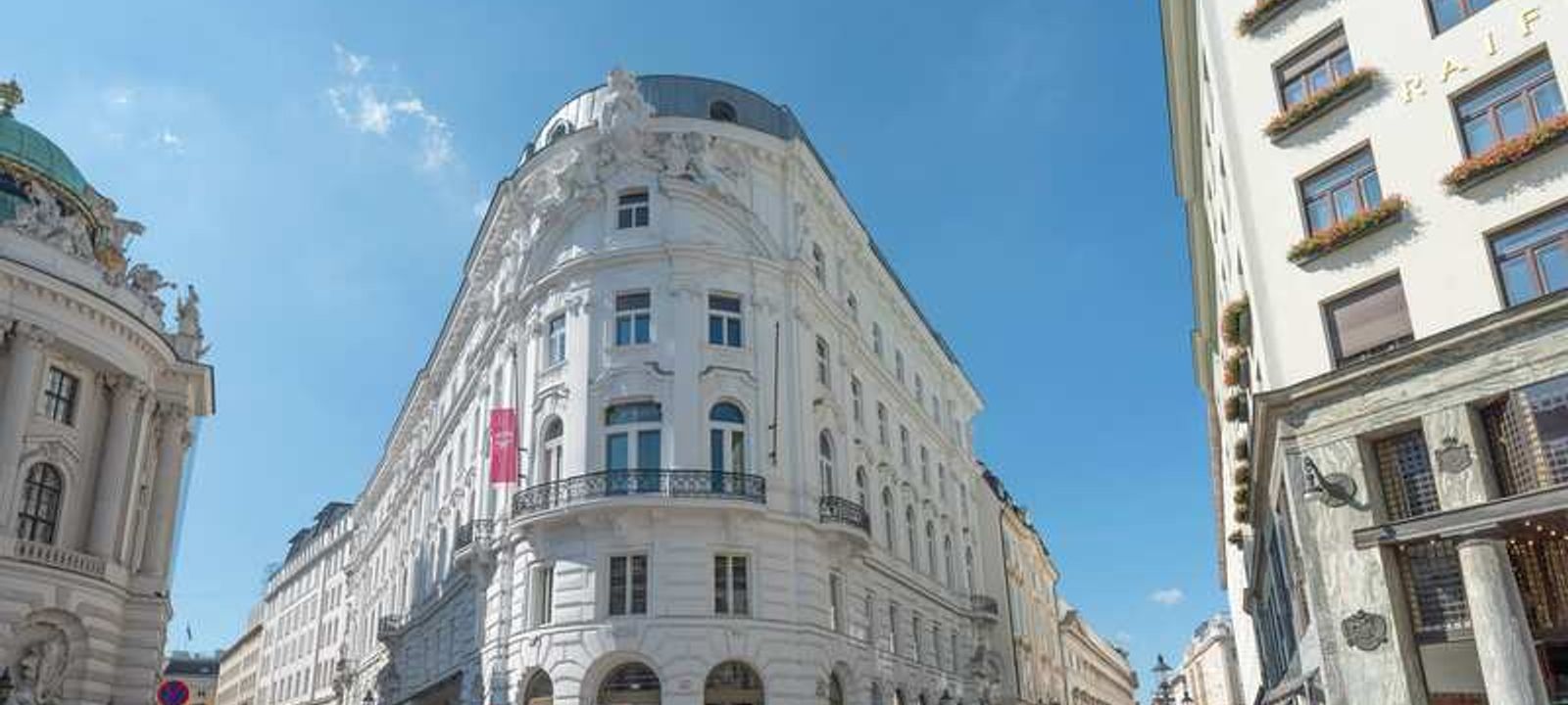 Le Palais, Vienna - Image 1