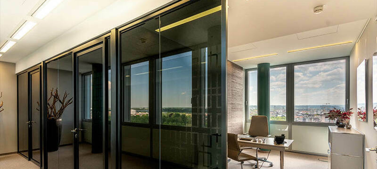 1 Dreischeibenhaus, Dusseldorf - Image 1