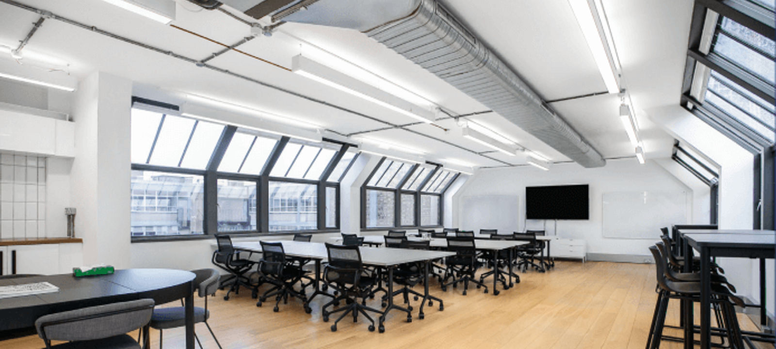 100 Clifton St, London - Image 1