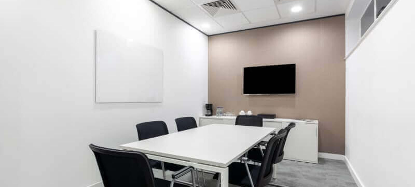 Grosvenor Square, Southampton - Image 1